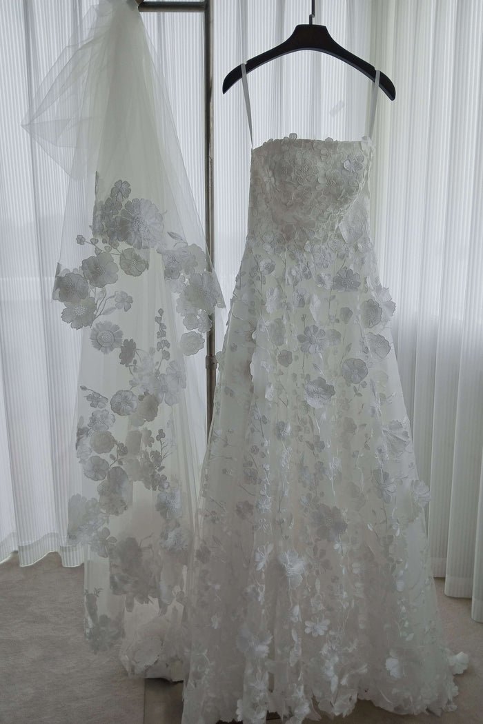 Romantic Floral Lace A-Line Wedding Dress with Long Train - Image 9
