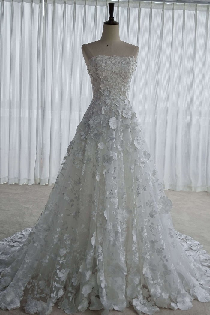 Romantic Floral Lace A-Line Wedding Dress with Long Train - Image 8