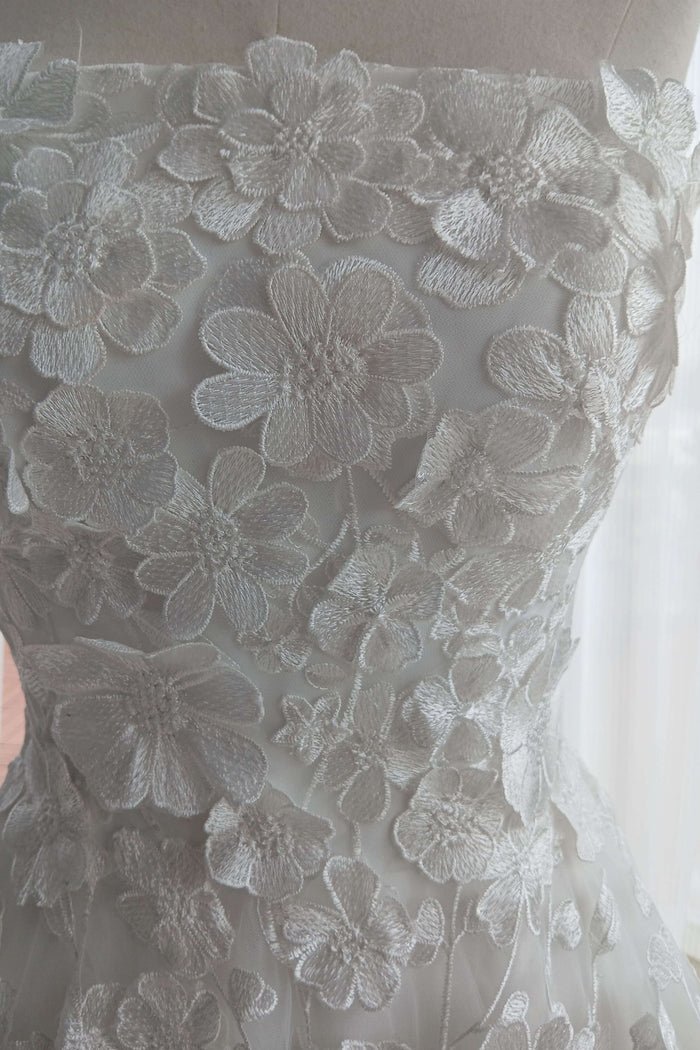 Romantic Floral Lace A-Line Wedding Dress with Long Train - Image 3